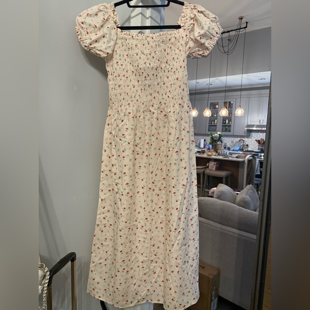NWT- H&M Floral Puff Sleeve Midi Dress